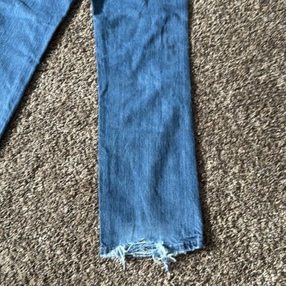 Wrangler 32 x 32 Medium Wash Straight Leg Jeans - Picture 13 of 14